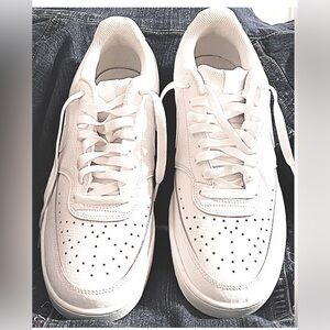 Women’s Nikes Court Vision Low White Leather Low Tops Size 11